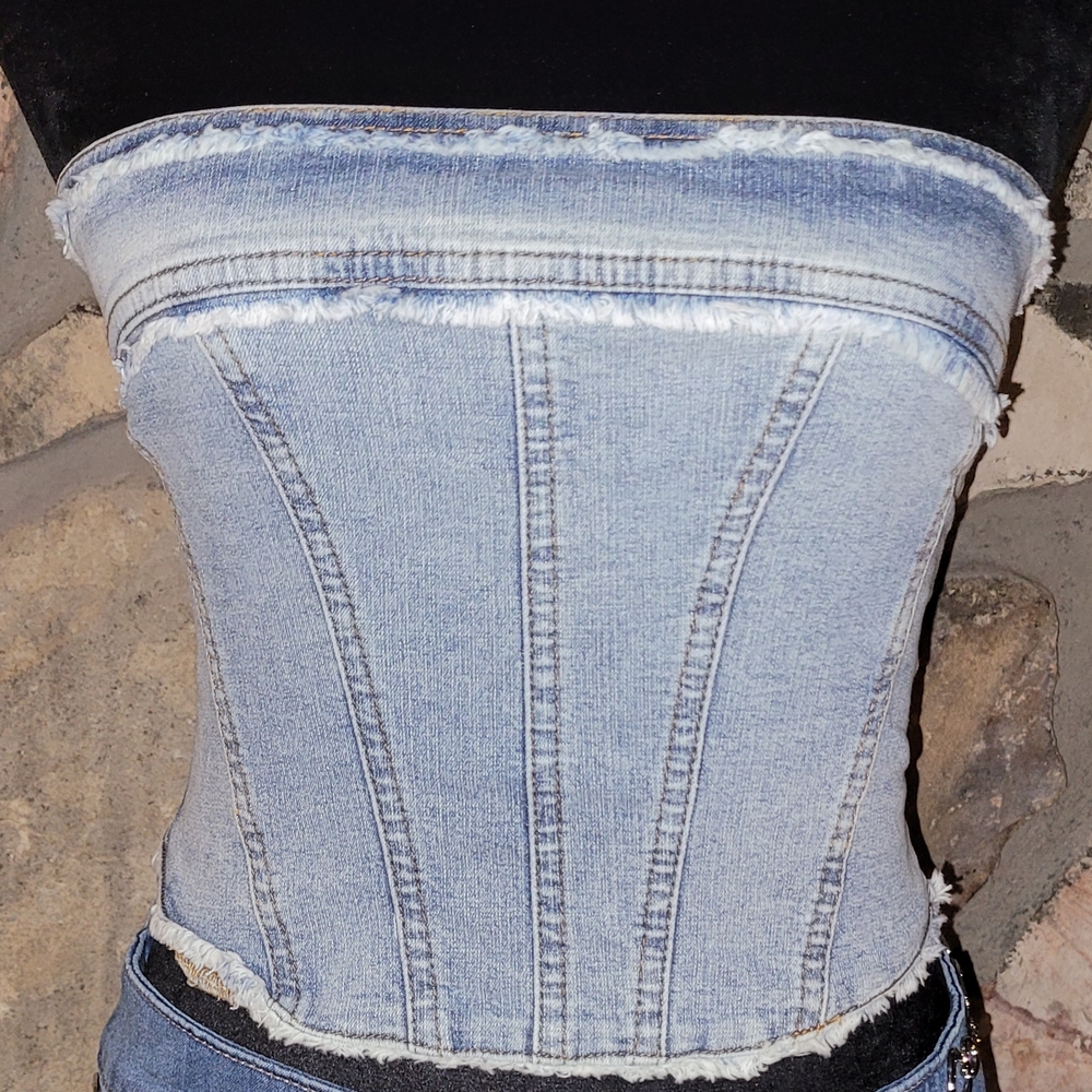 Urban Outfitters Frayed Denim Corset Tube Top – NWT – Size medium